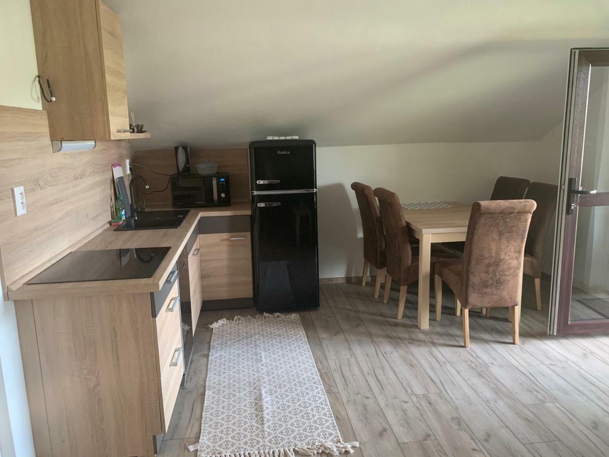 Apartmanovy Dom Magda Vrbov Eksteriør bilde